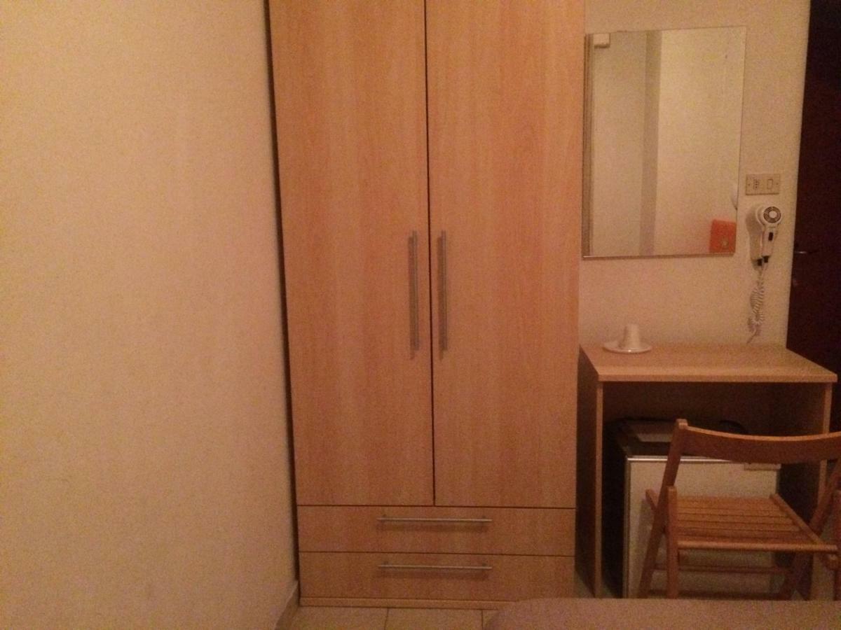 New Prophet Bed & Breakfast Cattolica Ngoại thất bức ảnh